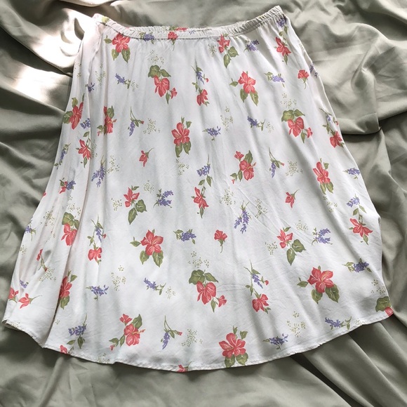 Eddie Bauer Dresses & Skirts - 💐Floral midi-length skirt from Eddie Bauer